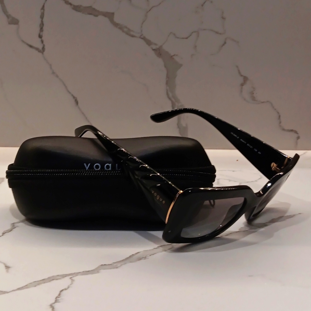 Women's sunglasses vogue